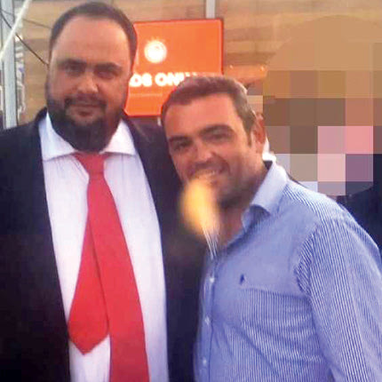 Ένας χαμός έγινε τελικά με τον Μανόλη Πετσίτη μετά τη φωτογραφία που δημοσιευθηκε παρέα με τον Μαρινάκη 