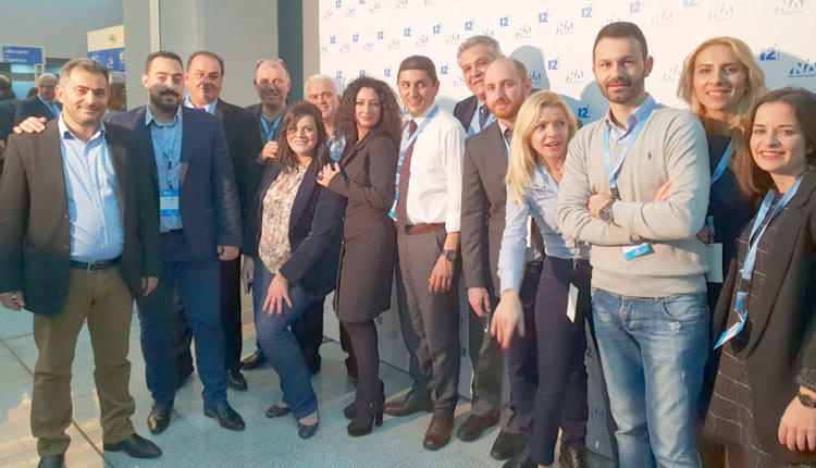 έσπευσαν να ευχηθούν στον  γραμματέα της ΝΔ Λευτέρη Αυγενάκη, που γιόρτασε διπλά καθότι και εορτάζων