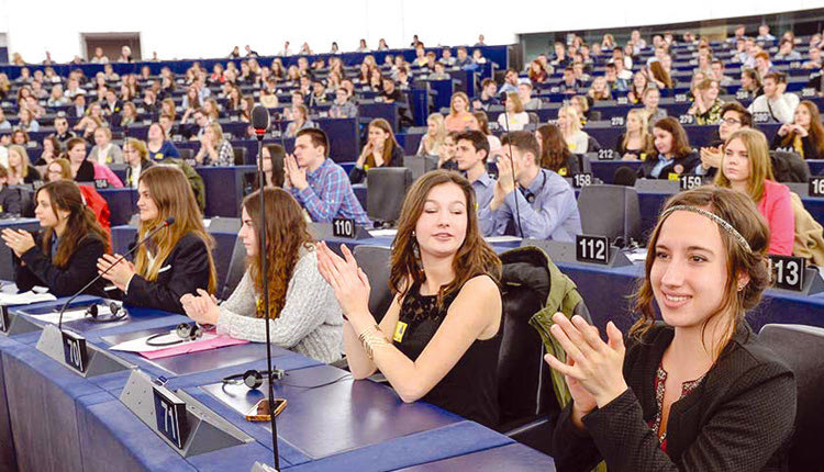 Ευρωβουλευτές για μια μέρα οι μαθητές