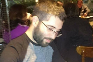 το τελευταίο αντίο στον άτυχο 26χρονο Νίκο Τζανόπουλο, που βρήκε τραγικό θάνατο το πρωί της περασμένης Πέμπτης στις ιχθυοκαλλιέργειες που εργαζόταν στην περιοχή της Στρογγύλης