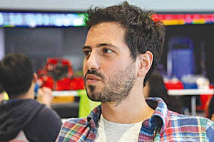 Ο Ηρακλειώτης Δημήτρης Θεοδωράκης, 31 χρόνων, και η startup εταιρεία που εργάζεται, η WhiteOps