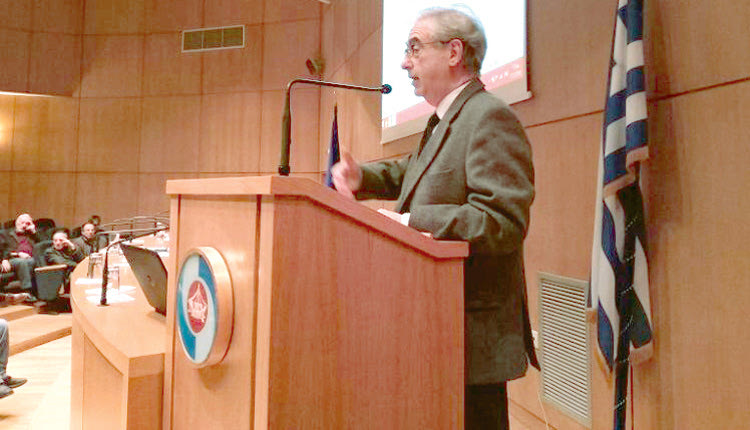 Ο Γιώργος Πρεβελάκης, καθηγητής Γεωπολιτικής στη Σορβόννη σε εκδήλωση στο Επιμελητήριο Ηρακλείου