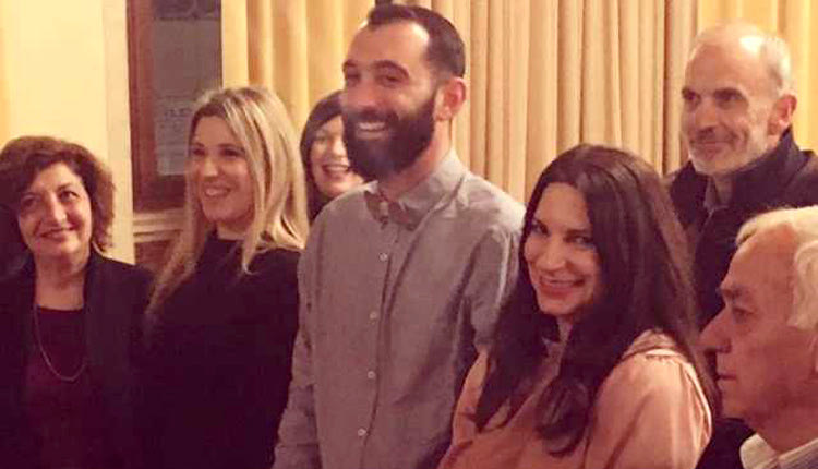 Ο πρόεδρος και το Δ.Σ. του Ερασιτέχνη ΟΦΗ εκφράζουν τις θερμότερες ευχές τους στη γραμματέα του συλλόγου Μαργαρίτα Βογιατζόγλου, η οποία ενώθηκε με τα δεσμά του γάμου με τον αγαπημένο της, Θανάση Ουζούνη.