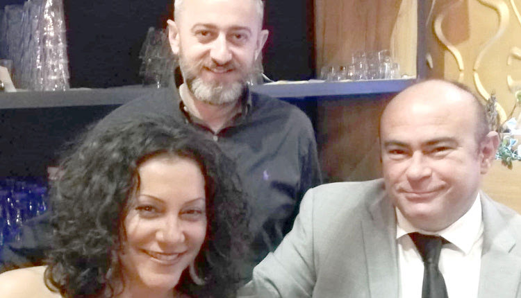 Η Δαμάστα αναδείχθηκε πρωταθλήτρια χειμώνα στην Α2 ΕΠΣΗ και λίγες ώρες αργότερα έγιναν τα επινίκια στο «50-50» του γενικού αρχηγού του συλλόγου Γιώργου Πολυχρονάκη (στη φωτό με τον πρόεδρο της Δαμάστας, κ. Παπαδάκη).