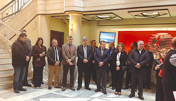 Εορταστικό πρόγραμμα με χριστουγεννιάτικα τραγούδια παρουσιάστηκε χθες στις Μινωικές Γραμμές