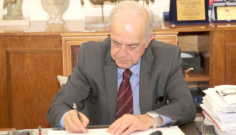 Ο κ. Λαμπρινός υπέγραψε τη σύμβαση