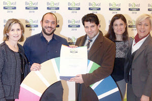 ΔΙΠΛΗ ΒΡΑΒΕΥΣΗ ΓΙΑ ΤΗ EUROBANK