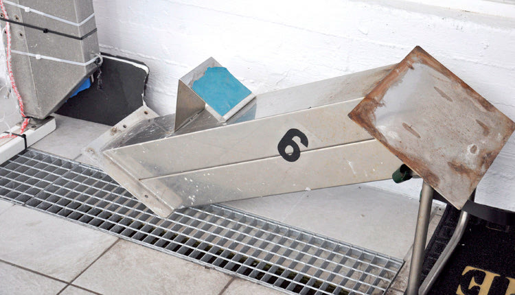 Στο ΕΑΚΗ γνωρίζουν ότι βατήρες κουνάνε, σε βατήρες έχουν τοποθετηθεί λανθασμένα αντιολισθητικά κ.ά.