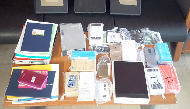 Τα κατασχεθέντα στις οικίες των δύο συλληφθέντων