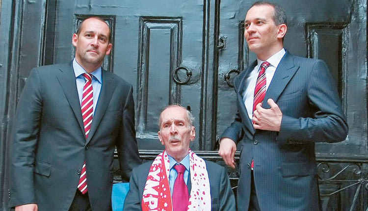 Με μια ιδιαιτέρως σκληρή ανακοίνωση οι αδερφοί Αγγελόπουλοι τοποθετήθηακν χθες σχετικά με τη διακοπή ρευματοδότησης της Χαλυβουργικής 