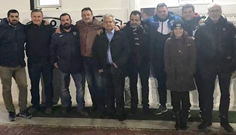  στο γήπεδο του Κρουσώνα, η τελετή αδελφοποίησης του ΠΑΟΚ με τον ΟΦΑΜ, παρουσία και του δημάρχου Μαλεβιζίου Κώστα Μαμουλάκη