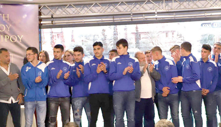 «1η Γιορτή Κρητικού Ποδοσφαίρου»:Από τις ομάδες που βραβεύτηκαν ήταν και η Μικτή Νέων ΗρακλείουΑπό τις ομάδες που βραβεύτηκαν ήταν και η Μικτή Νέων Ηρακλείου