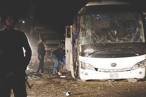 Έκρηξη σε λεωφορείο με τουρίστες στην Αίγυπτο