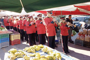 Ψώνια μετά μουσικής στη λαϊκή αγορά!