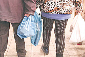 Στα 9 λεπτά το κόστος της πλαστικής σακούλας