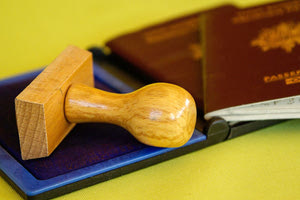 πλαστά ταξιδιωτικά έγγραφα