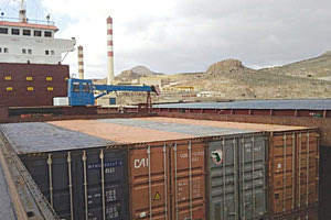 Έξι τόνους χασίς σε “σοκολάτα” και εκατομμύρια χάπια έκρυβαν τα κοντέινερ