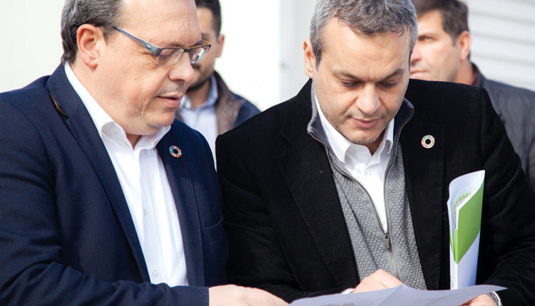 Φάμελλος και  Μαμουλάκης