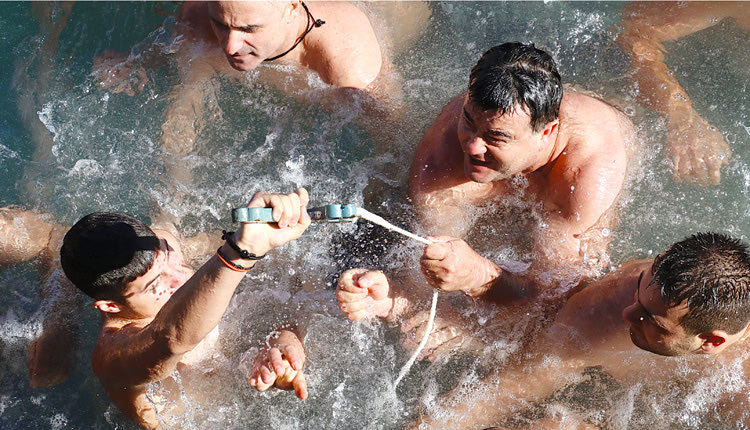 Τον Σταυρό στο Ηράκλειο έπιασε ο 15χρονος μαθητής Τάσος Παπαμαστοράκης