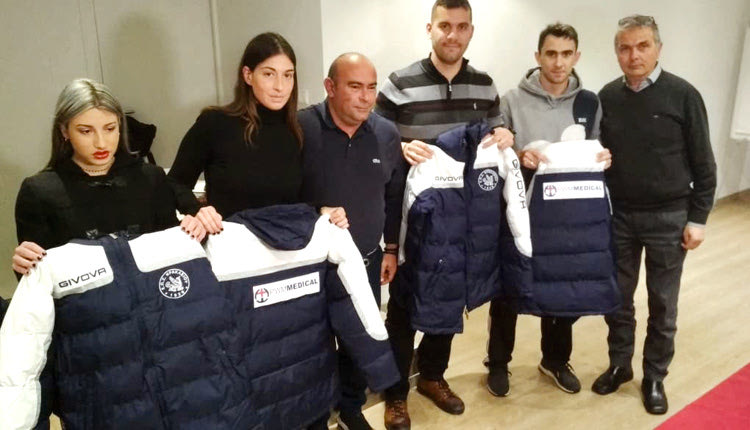 Με μπουφάν πλέον διαιτητές και παρατηρητές