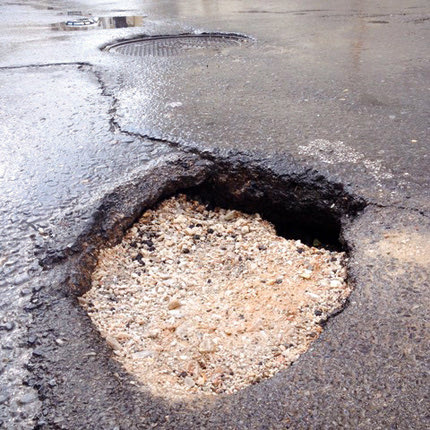 οι λακκούβες του κέντρου της πόλης,