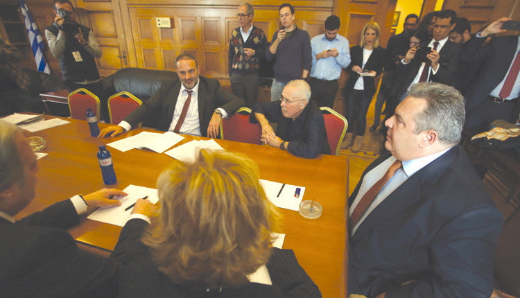 Σε απόλυτη αποτυχία εξελίχθηκε για τον πρόεδρο των Ανεξάρτητων Ελλήνων Πάνο Καμμένο η συνεδρίαση της Κοινοβουλευτικής του Ομάδας