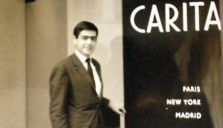 Ο διάσημος κομμωτής και εικαστικός Κάρολος Καμπελόπουλος που συνεργάστηκε με το διάσημο κομμωτήριο των αδερφών Carita έφυγε από τη ζωή 