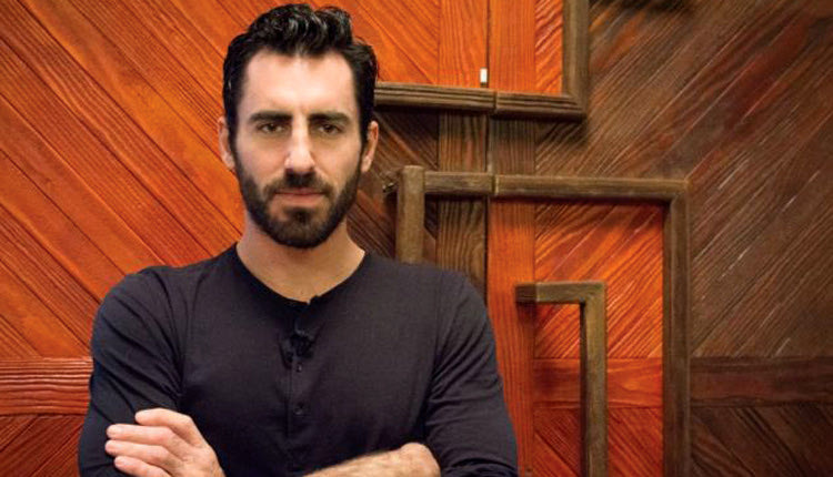 γιος του νέου υπουργού Εθνικής Άμυνας, ναύαρχου Ευάγγελου Αποστολάκη ο chef Γιάννης Αποστολάκης