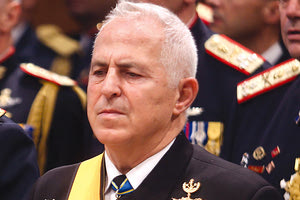 Ο ναύαρχος Ευάγγελος Αποστολάκης νέος υπουργός Άμυνας