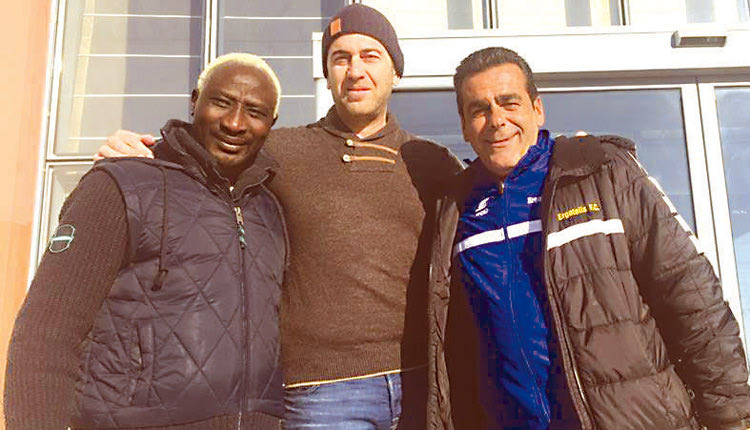 Ο Πάτρικ Ογκουνσότο επισκέφθηκε την αποστολή της ομάδας του Εργοτέλη στο ξενοδοχείο όπου είχε καταλύσει στη Θεσσαλονίκη