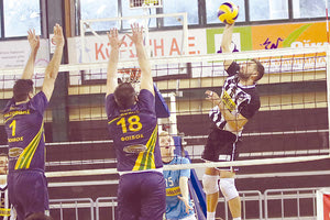 H ομάδα βόλεϊ του ΟΦΗ στην Καλαμάτα