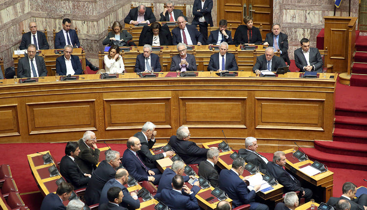 Με την ψήφο εμπιστοσύνης προς την κυβέρνηση ολοκληρώνεται σήμερα τα μεσάνυχτα η συζήτηση στη Βουλή