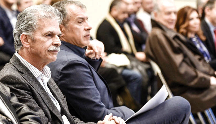 Ο Σπύρος Δανέλλης δίνει ψήφο εμπιστοσύνης στην κυβέρνηση και ο Θεοδωράκης ανακοινώνει σήμερα τη διαγραφή του