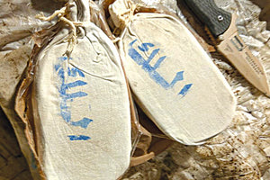 Οι χθεσινές έρευνες απέδωσαν 6,5 τόνους χασίς σε μορφή “σοκολάτας”