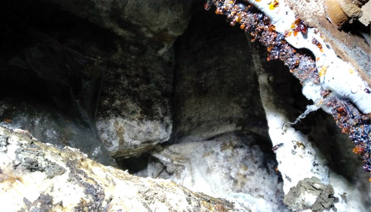 Τα ναρκωτικά ήταν θαμμένα σε ανθρωποθυρίδα κάτω από τα πλακάκια στο πάτωμα του σκάφους