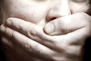 επιθέσεις σε γυναίκες