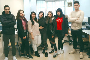 Οι μαθητές του 6ου Λυκείου Ηρακλείου που εκπόνησαν την εργασία για την ιστορία των Εβραίων του Ηρακλείου