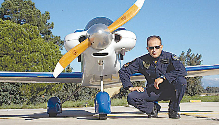 έρευνες των διασωστικών συνεργείων για τον εντοπισμό του πιλότου που κατέπεσε με διθέσιο αεροσκάφοςστη θαλάσσια περιοχή του Μεσολογγίου, ανοιχτά της παραλίας της Καραβότρυπα