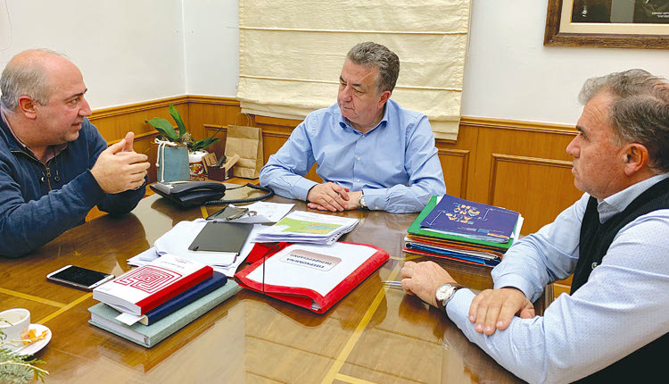Για την 3η διοργάνωση της έκθεσης AgroExpoσυζήτησαν ο περιφερειάρχης Κρήτης και οι εκπρόσωποι των διοργανωτών από την Ιεράπετρα.