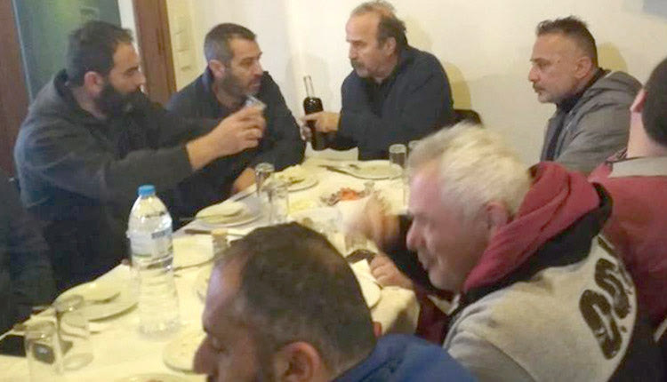 και συγκρητισμού. Έτσι, μετά τα παιχνίδια των Μικτών Ηρακλείου και Χανίων, η διοίκηση της ΕΠΣΗ δεξιώθηκε όλη τη χανιώτικη αποστολή στην ταβέρνα του «Σκαλάκια» 