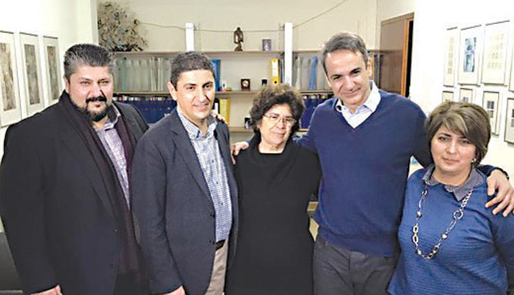 «Ιδιαίτερη χαρά, τιμή μα και συγκίνηση που ο προέδρος της παράταξής μας επισκέφθηκε το γραφείο στις Μοίρες, στο πατρικό μου είπε ο γραμματέας της ΝΔ Λευτέρης Αυγενάκης