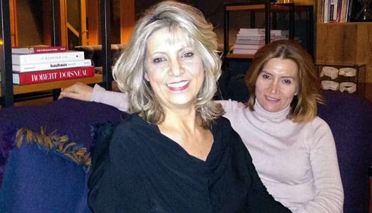 Η Φωτεινή Ηλιάκη με τη φίλη της Στέλλα Βοζικάκη 