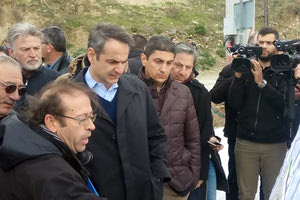 Πρώτος σταθμός στην περιοδεία του κ. Μητσοτάκη το Σάββατο ήταν το μεγάλο εργοτάξιο που βρίσκεται σε εξέλιξη για την οδική σύνδεση του Ηρακλείου με τη Μεσσαρά