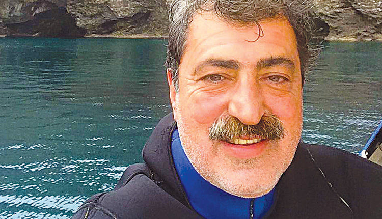 Βούτηξε στη Μακρόνησο ο Πολάκης