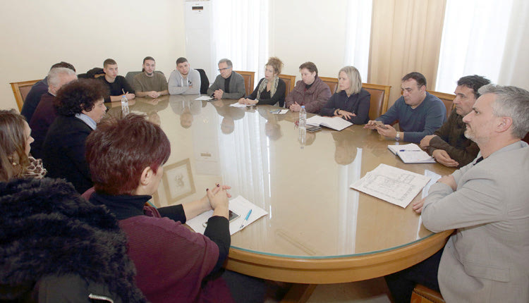 Δεν έπεισε τους γονείς ο αντιδήμαρχος Τεχνικών Έργων, κ. Γιάννης Αναστασάκης