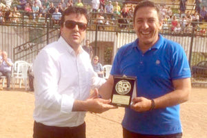 Ο εντεταλµένος σύµβουλος Αθλητισµού της Περιφέρειας Κρήτης, Νικος Συριγωνάκης με τον Νίκο Παπαδόπουλο