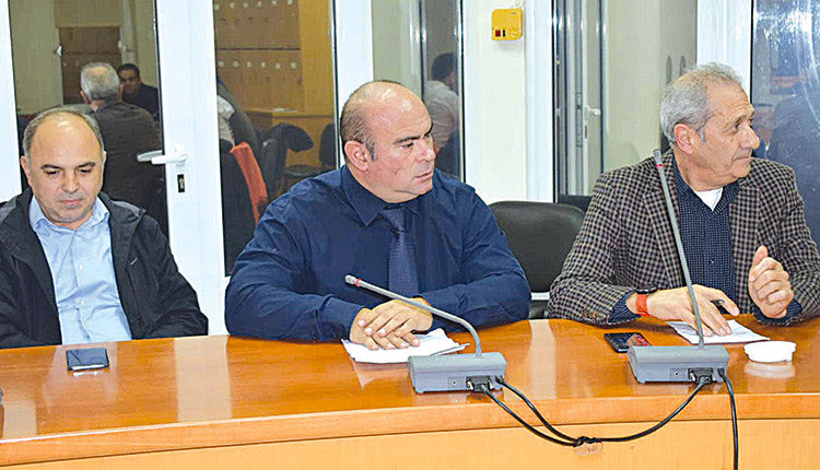 η σύσκεψη που συγκάλεσε ο πρόεδρος της Δαμάστας Αντώνης Παπαδάκης με τους παράγοντες των σωματείων του Δήμου Μαλεβιζίου, με θέμα τη δημιουργία μιας ενιαίας ομάδας