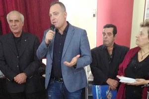 στην κοπή της βασιλόπιτας στον Σύλλογο Κρητών Αχαρνών