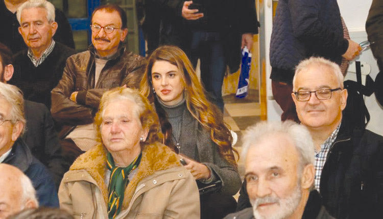 και η κόρη του Γιώργου Παπανδρέου, Μαργαρίτα παρακολούθησε την εκδήλωση  παρουσίασης του βιβλίου του Νίκου Παπανδρέου