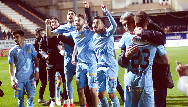 Οι ποδοσφαιριστές του Εργοτέλη πανηγύρισαν έξαλλα την μεγάλη τους πρόκριση